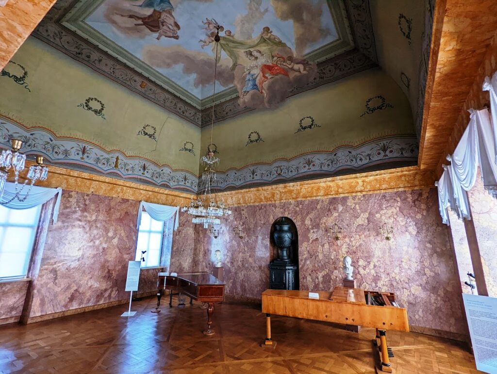 Wittumspalais: A Historic City Palace in Weimar, Germany 5 Wittumspalais