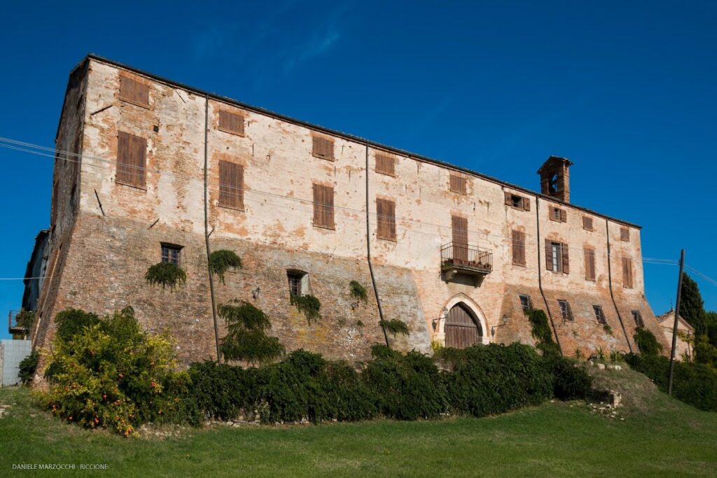 Palazzo Marcosanti: A Fortified Palace in Poggio Berni, Italy 2 Palazzo Marcosanti