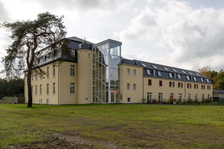 Haus Venauen: A Former Noble Residence in Rösrath, Germany