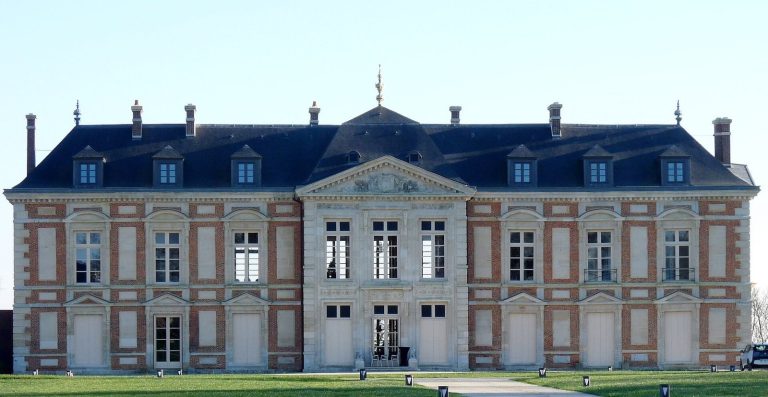 Château de Canteleu: A Seventeenth-Century Residence in France