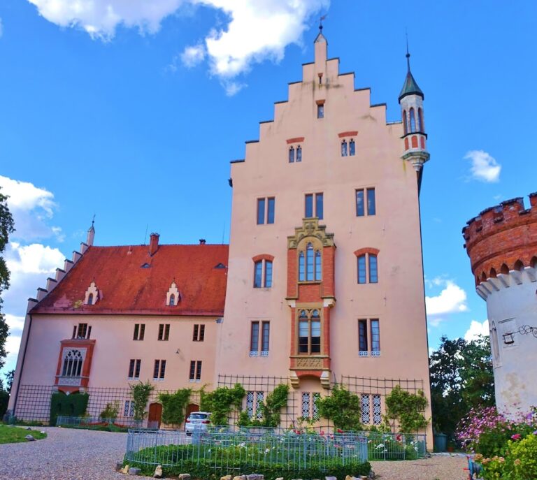 Schloss Haunsheim: A Neo-Gothic Palace Complex in Germany