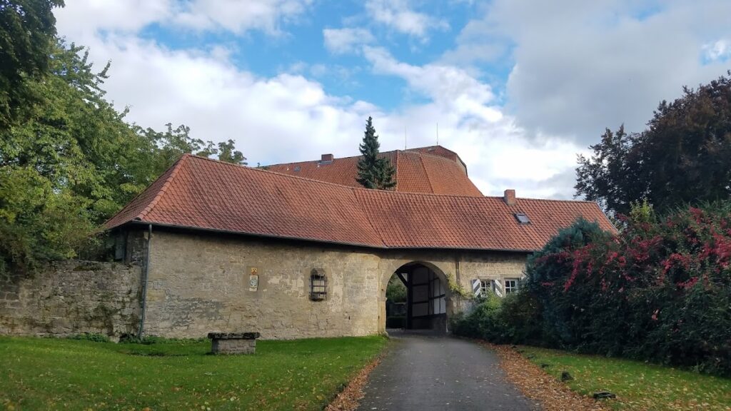 Schloss Jühnde: A Historic Castle Complex in Germany 2 Schloss Jühnde