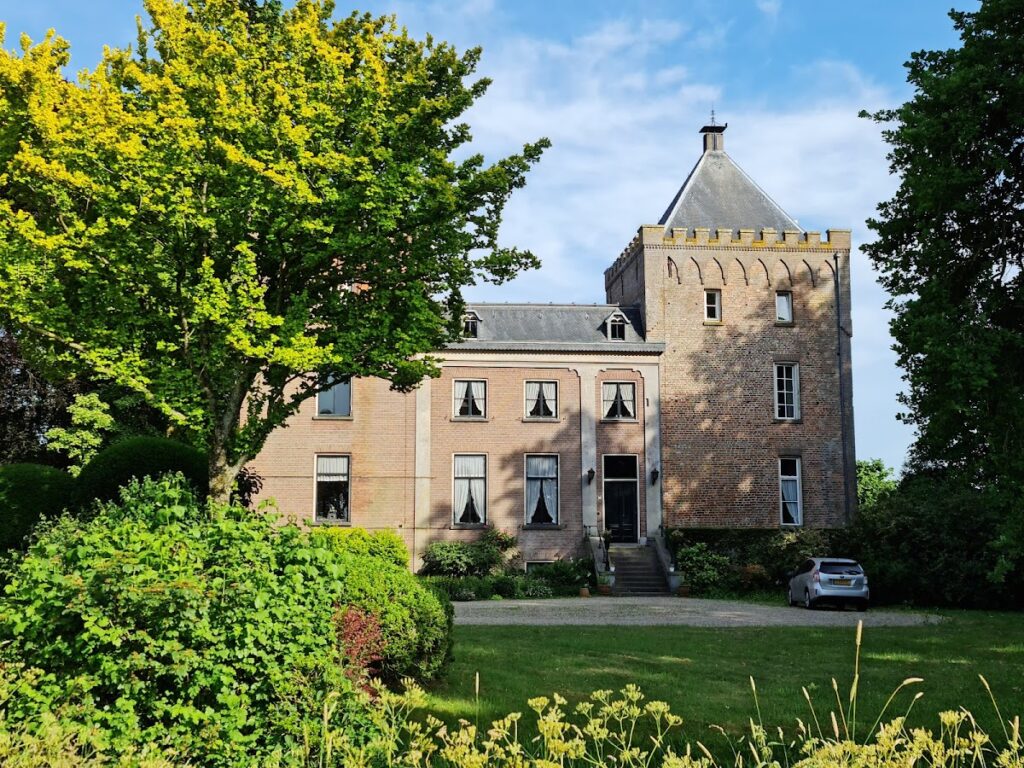 Kasteel Rhijnestein: A Former Ridderhofstad in the Netherlands 2 Kasteel Rhijnestein
