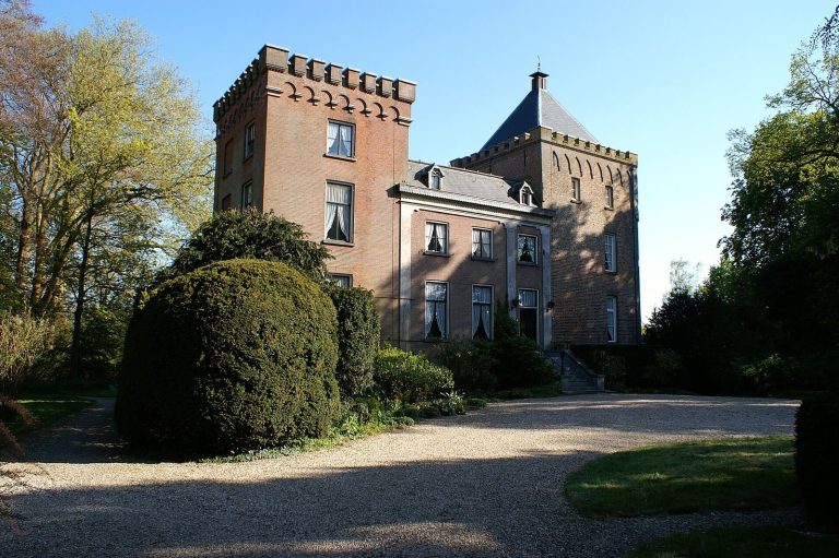 Kasteel Rhijnestein: A Former Ridderhofstad in the Netherlands
