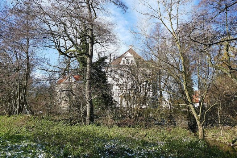 Schloss Waldsee: A Moated Noble Residence in Germany