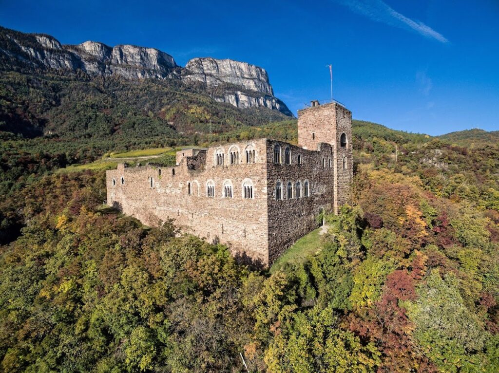 Boymont Castle: A High-Medieval Castle Ruin in South Tyrol 2 Boymont Castle