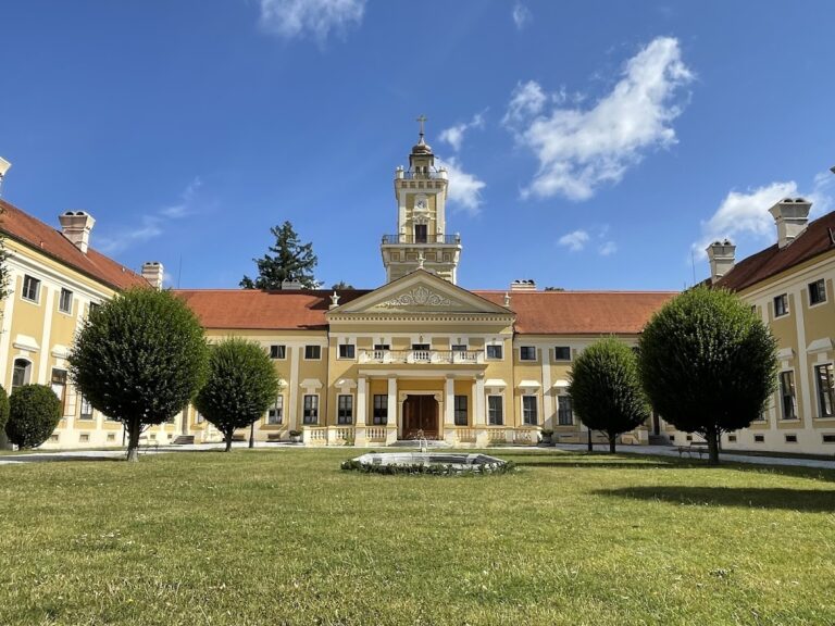 Schloss Jaidhof: A Historic Palace and Religious Headquarters in Austria