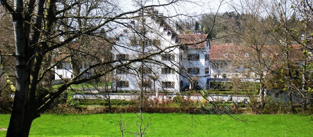 Knonau Castle: Seat of the Land Bailiff in Switzerland 2 château Knonau