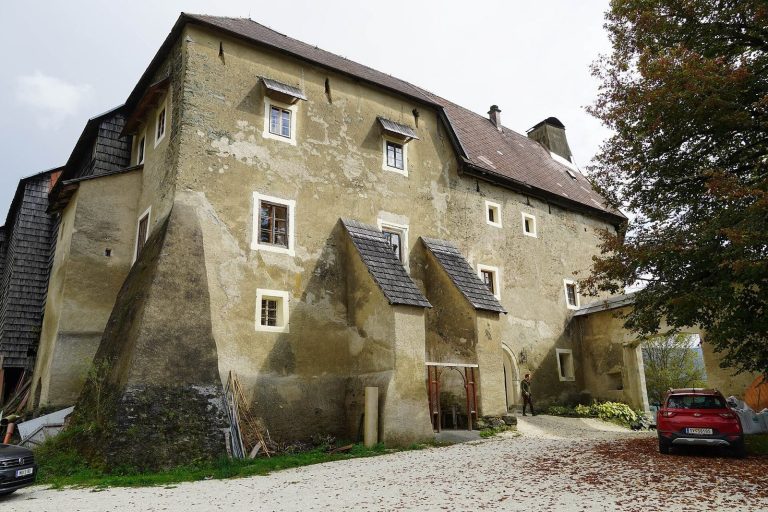 Schloss Grades: Former Administrative Castle of the Gurk Bishopric