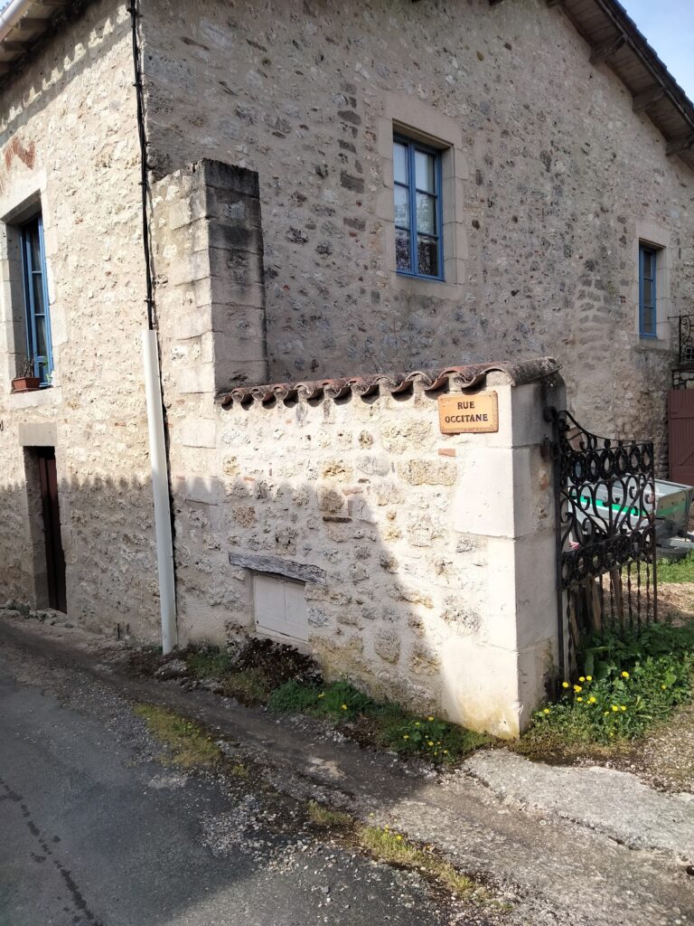 Mouzieys Castle: A Historic Defensive Outpost in France