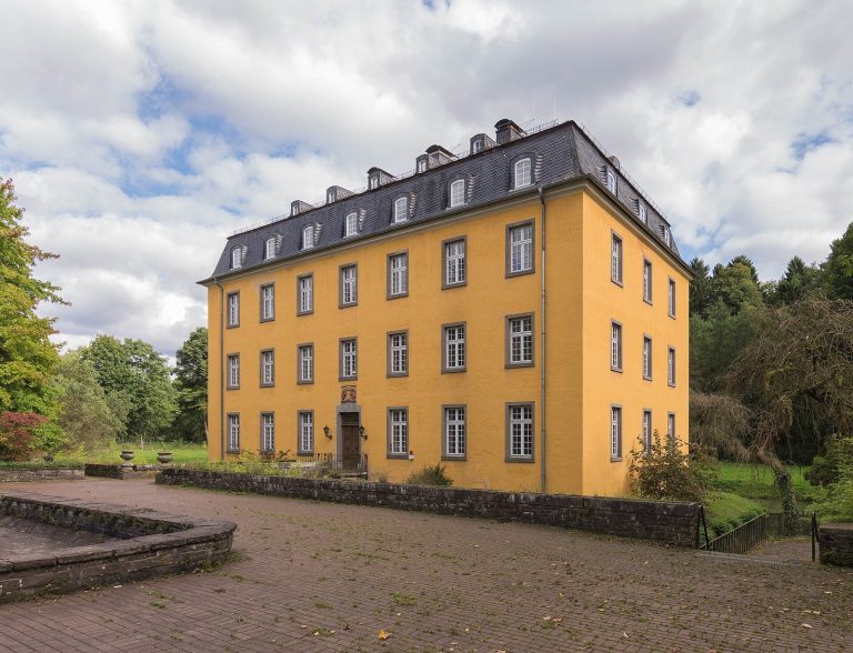 Heiligenhoven Castle: A Historic Castle Estate in Lindlar, Germany