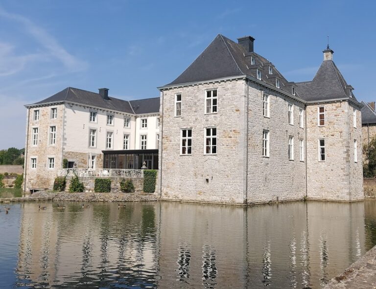 Castle Ruyff: A Medieval-Rooted Lordly Estate in Belgium