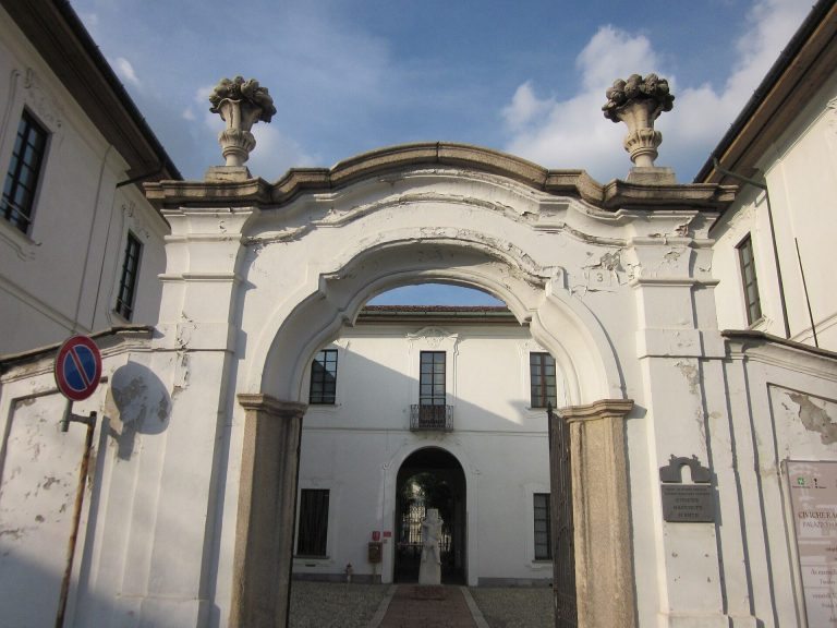 Marliani-Cicogna Palace: A Municipal Library and Civic Museum in Busto Arsizio