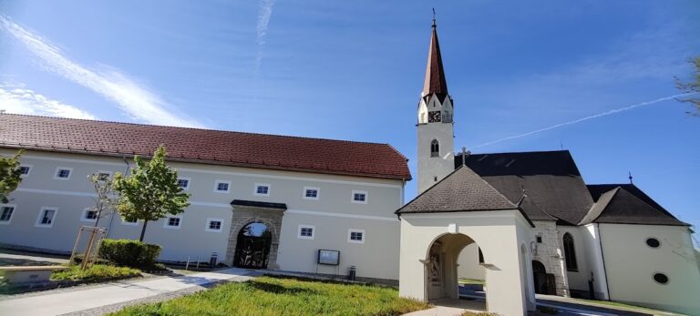 Schloss Traunegg: A Baroque Palace in Austria