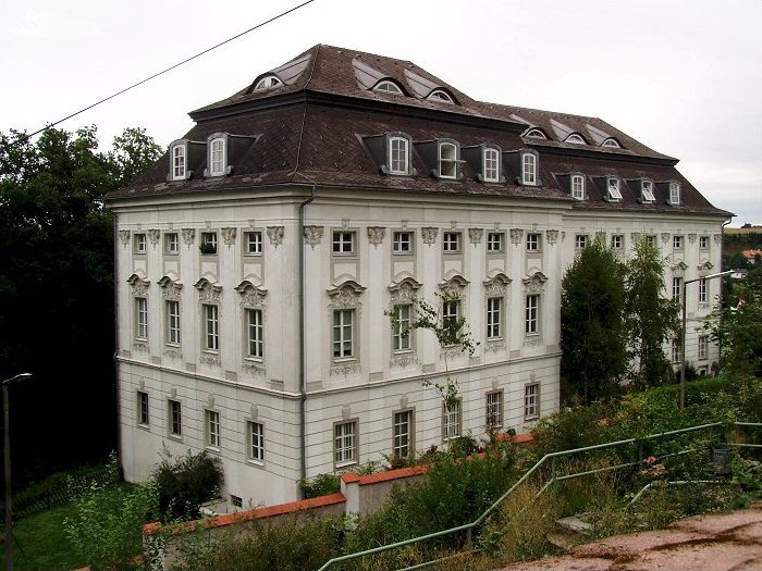 Schloss Traunegg: A Baroque Palace in Austria