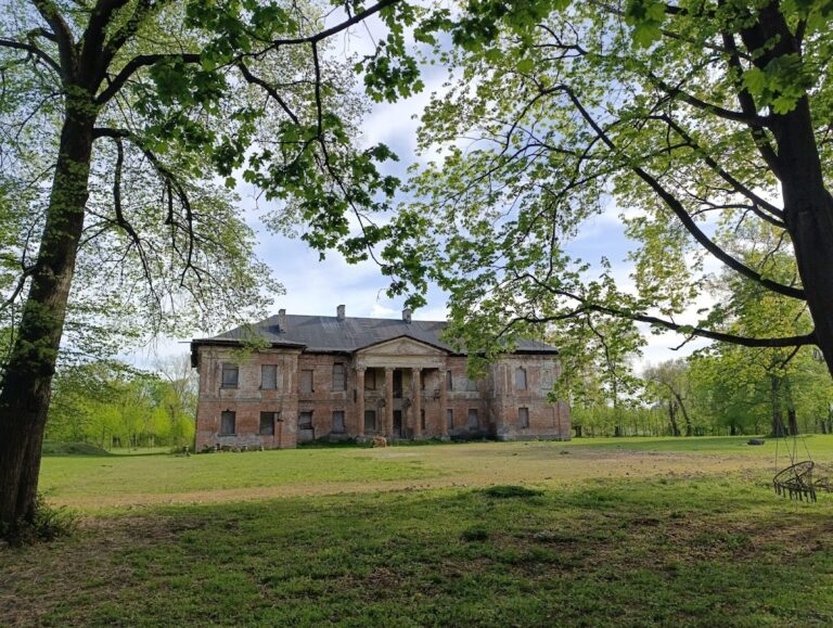 Wodzicki Palace in Kościelniki: A Baroque and Classicist Estate in Kraków