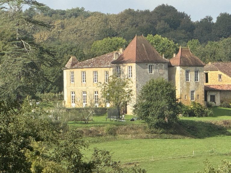 Château de Mauhic: A Former Feudal Residence in France