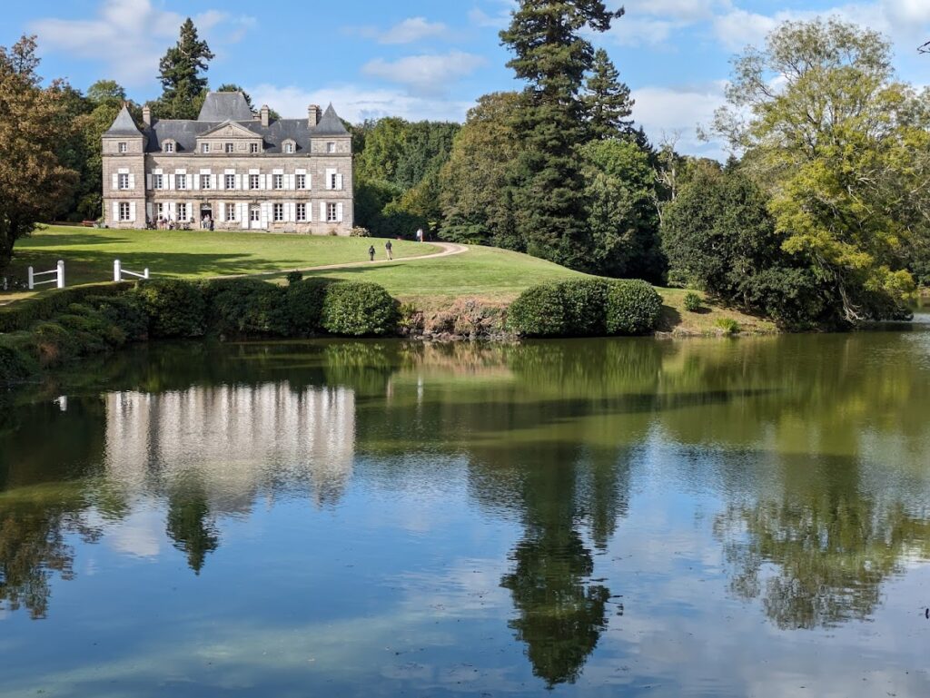 Château de Trohanet: A Historic Manor and Landscaped Estate in France 1 Château de Trohanet