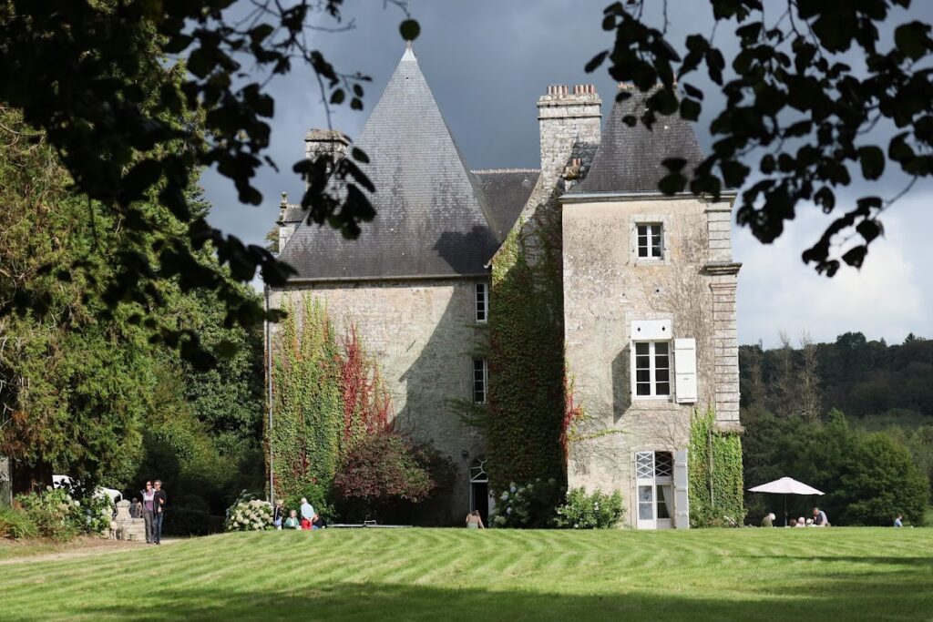Château de Trohanet: A Historic Manor and Landscaped Estate in France 2 Château de Trohanet