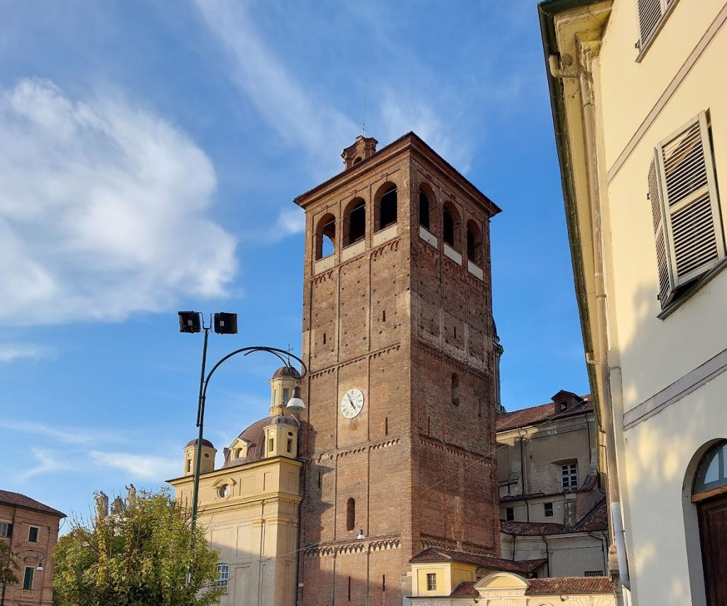 Palazzo Arcivescovile di Vercelli: Episcopal Residence and Cultural Complex 2 Palazzo Arcivescovile di Vercelli