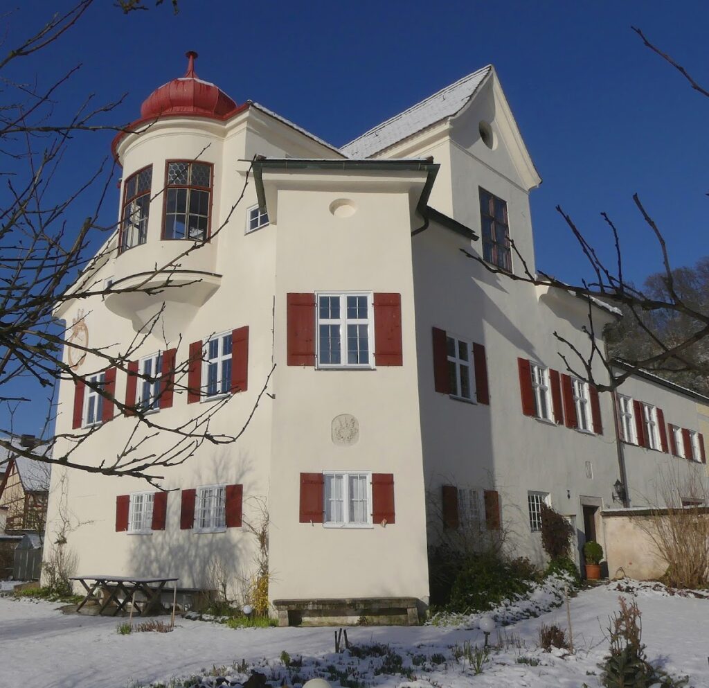 Schloss Inching: A Baroque Summer Palace in Germany 2 Schloss Inching