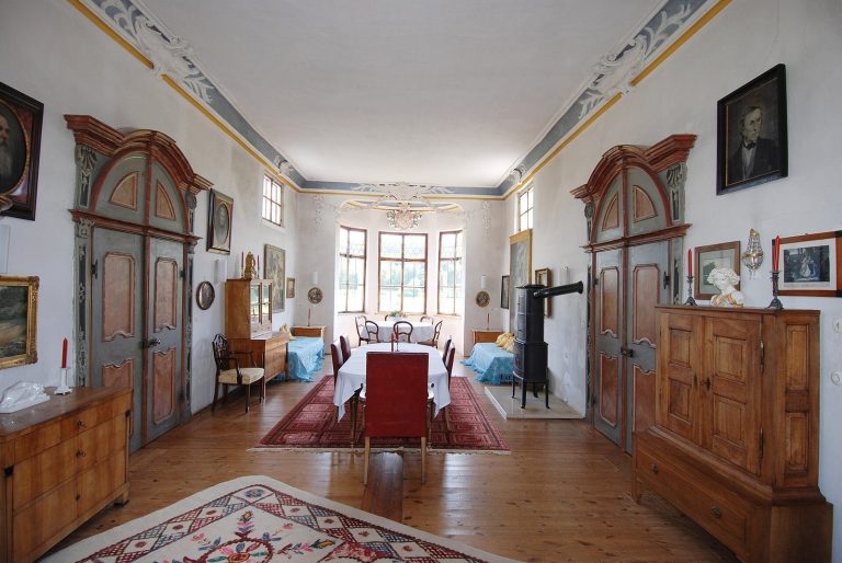 Schloss Inching: A Baroque Summer Palace in Germany