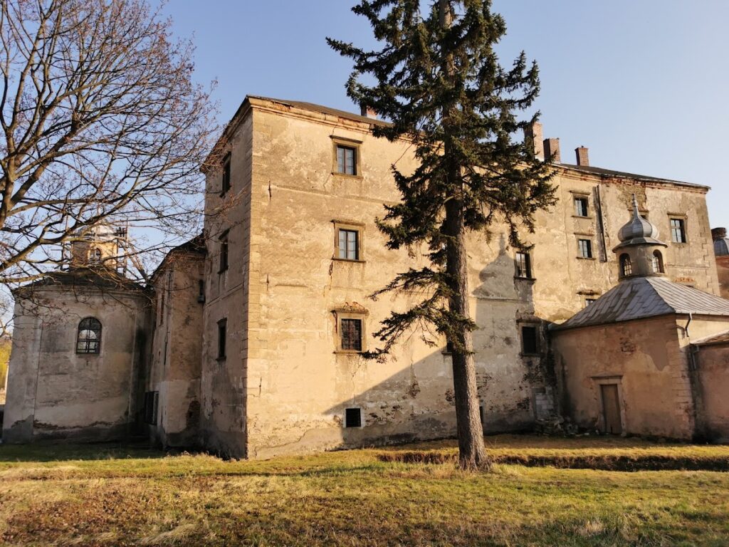 Palace in Luboradz: A Renaissance and Baroque Noble Residence 2 Palace in Luboradz