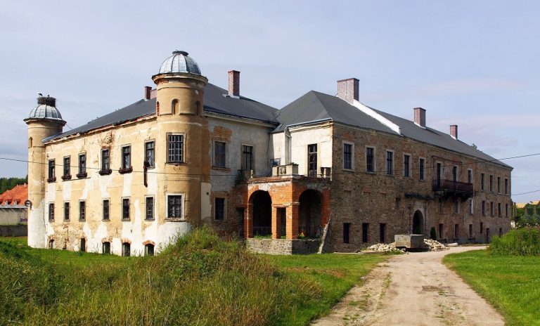 Palace in Luboradz: A Renaissance and Baroque Noble Residence