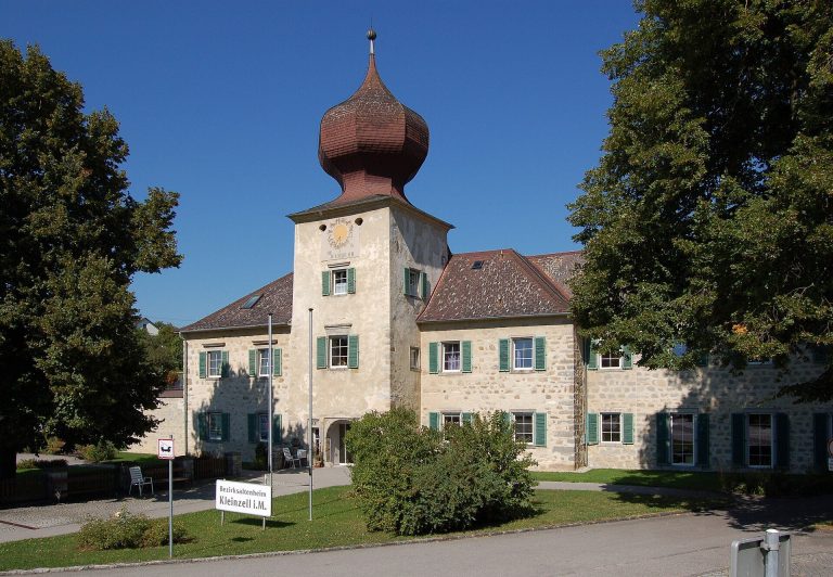 Gneisenau Castle: A Historic Water Castle in Austria