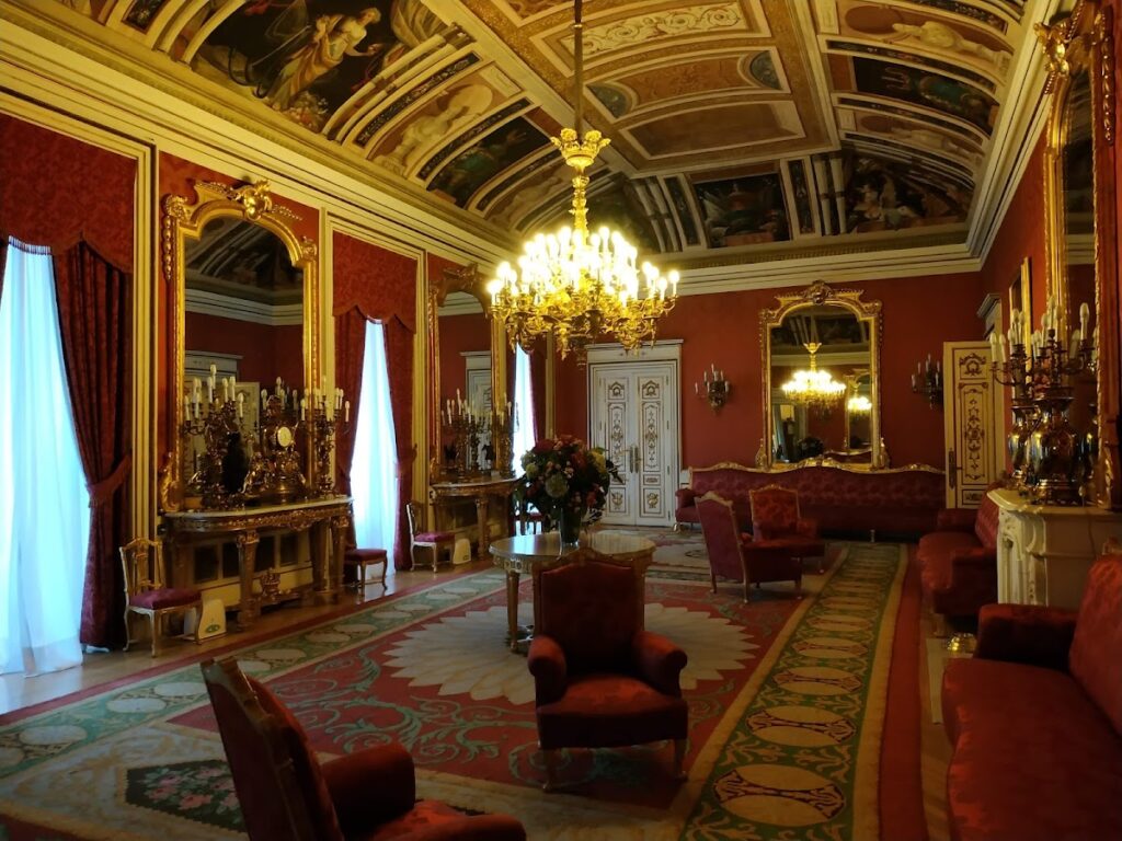 Palacio de Buenavista: From Aristocratic Residence to Spanish Army Headquarters 5 Palacio de Buenavista