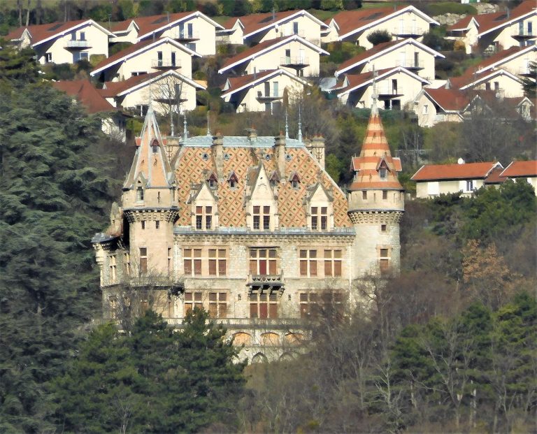 Château de Beaurevoir: A Nineteenth-Century Estate Château in Sassenage, France