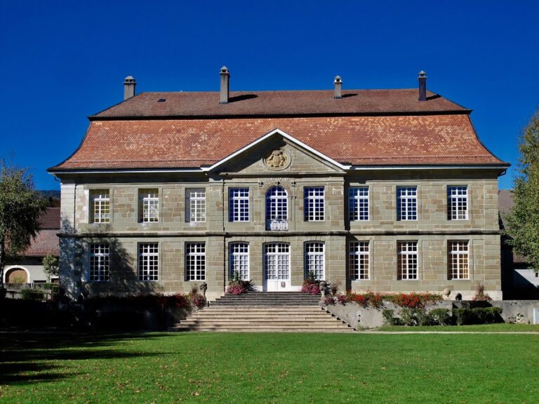 L’Isle Castle: A French Classical Seigneurial Residence in Switzerland