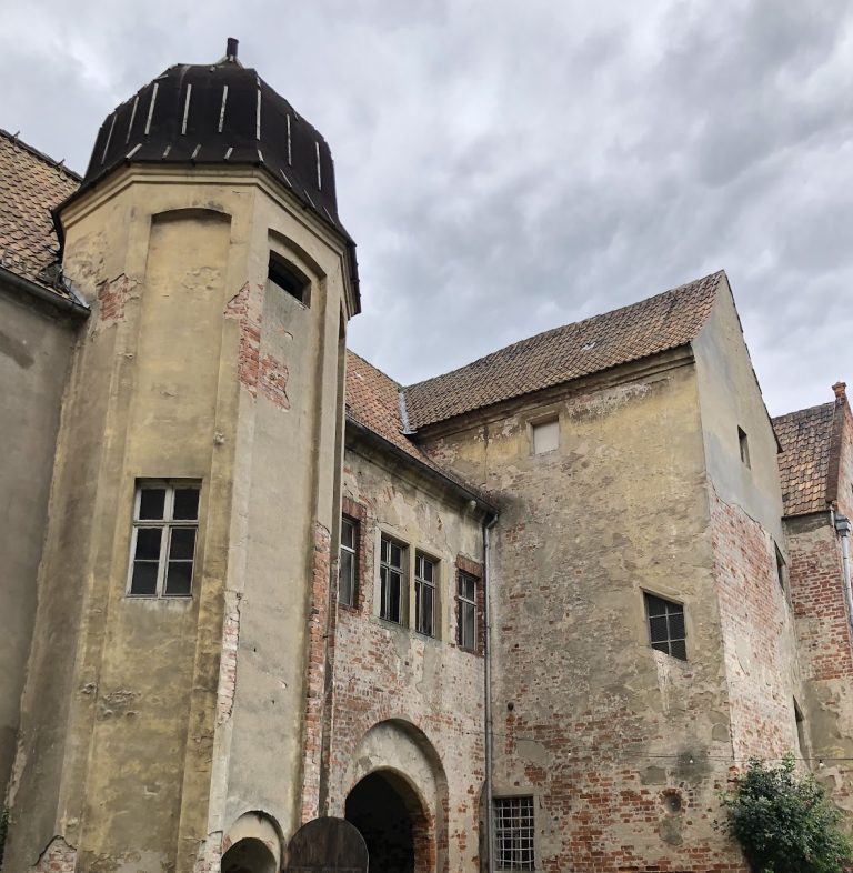 Burg Klöden: A Medieval Fortress and Renaissance Palace in Germany