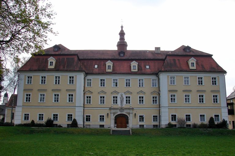 Schloss Zaitzkofen: A Bavarian Castle and Former Hofmark Seat