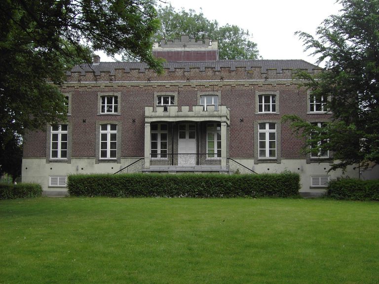 Gaverkasteel, Deerlijk: A Late-Nineteenth-Century Country Residence