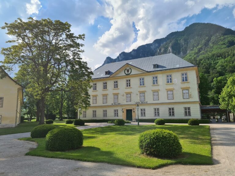 Schloss Reichenau: A Medieval Fortress and Cultural Centre in Austria