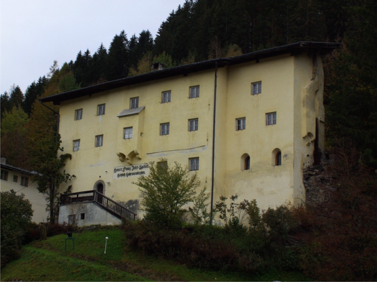 Schloss Hochneukirchen: A Medieval Castle and Care Institution in Austria