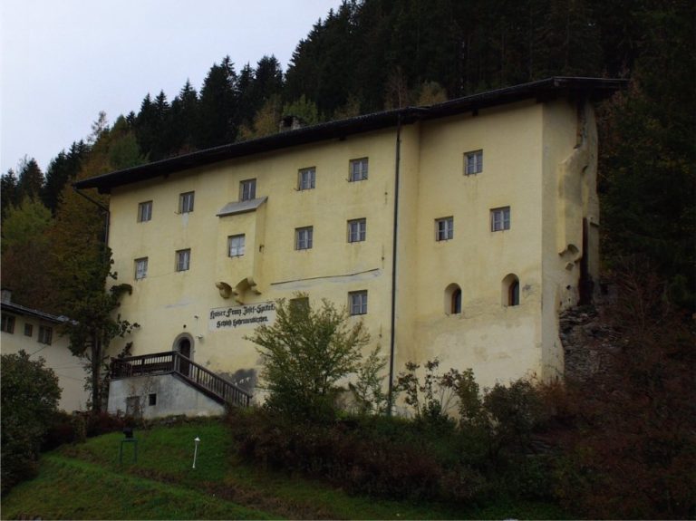 Schloss Hochneukirchen: A Medieval Castle and Care Institution in Austria