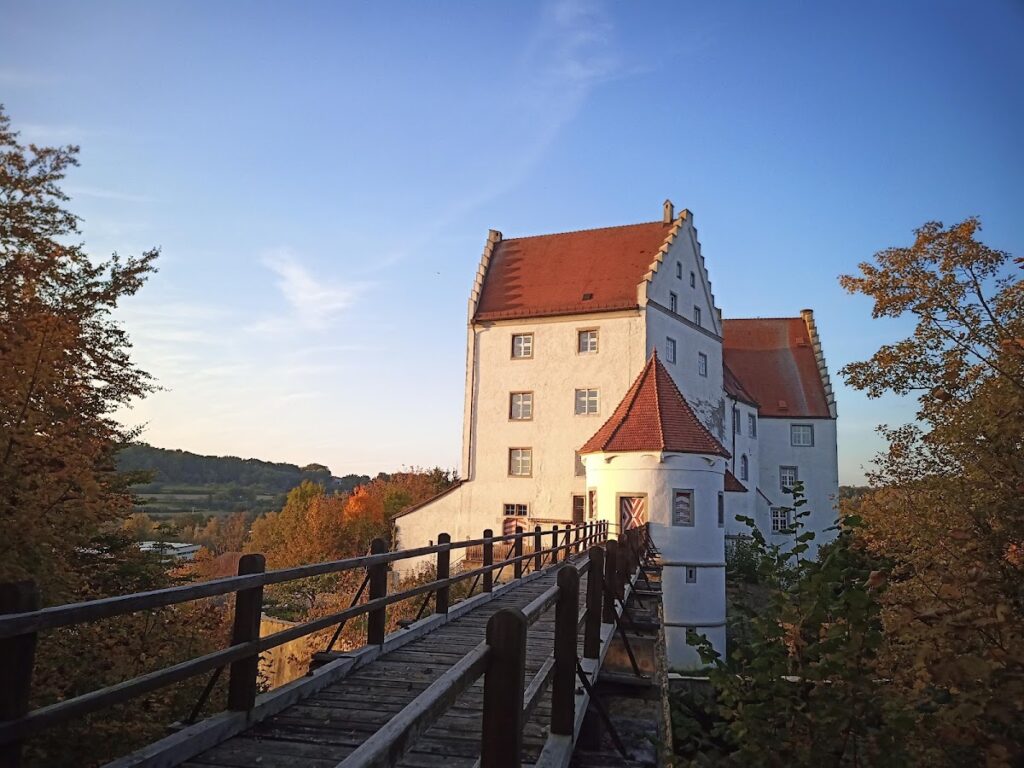 Schloss Scheer: A Late Medieval Residence Castle in Germany 1 Schloss Scheer