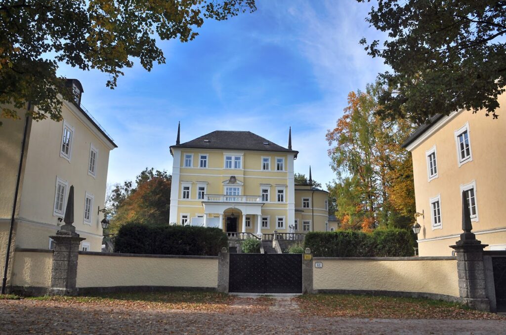 Schloss Emsburg: A Historic Castle Estate in Salzburg, Austria 1 Schloss Emsburg