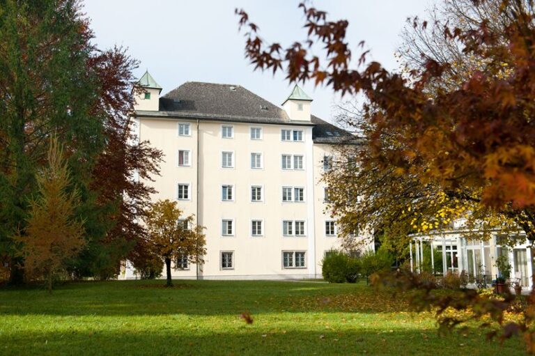 Schloss Kahlsperg: A Historic Castle and Care Residence in Austria