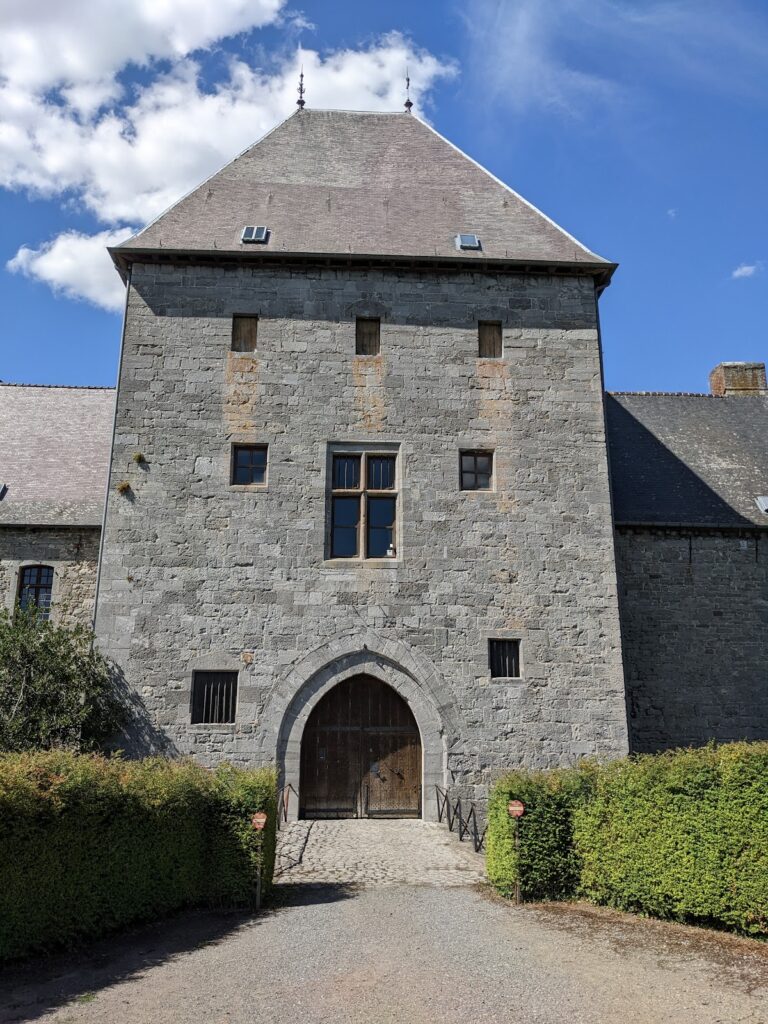 Solre-sur-Sambre Castle: A Medieval Fortified Water Castle in Belgium 3 Solre-sur-Sambre Castle