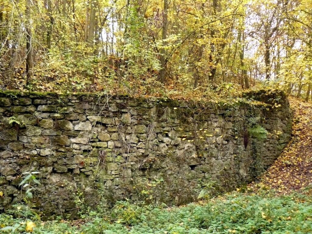 Château de Butenheim: A Medieval Seigneurial Stronghold in France 1 Château de Butenheim
