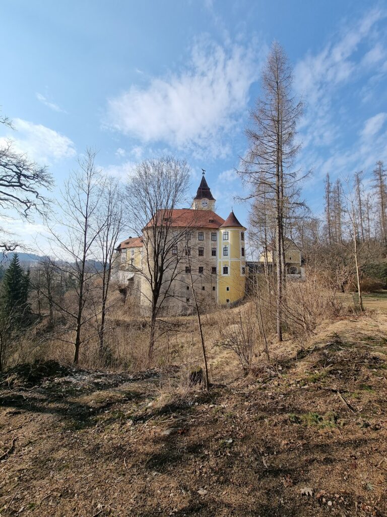 Sprinzenstein Castle: A Medieval and Renaissance Residence in Austria 2 Sprinzenstein Castle