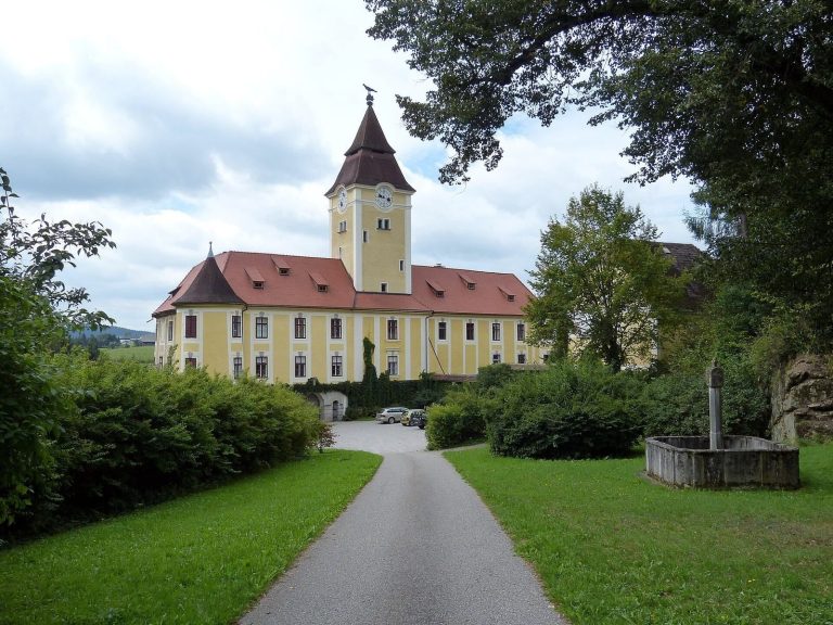 Sprinzenstein Castle: A Medieval and Renaissance Residence in Austria
