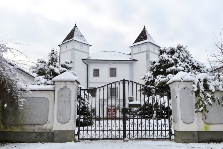 Schloss Windern: A Historic Castle in Austria