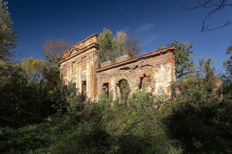 Palace in Siedlce: A Baroque Estate in Poland
