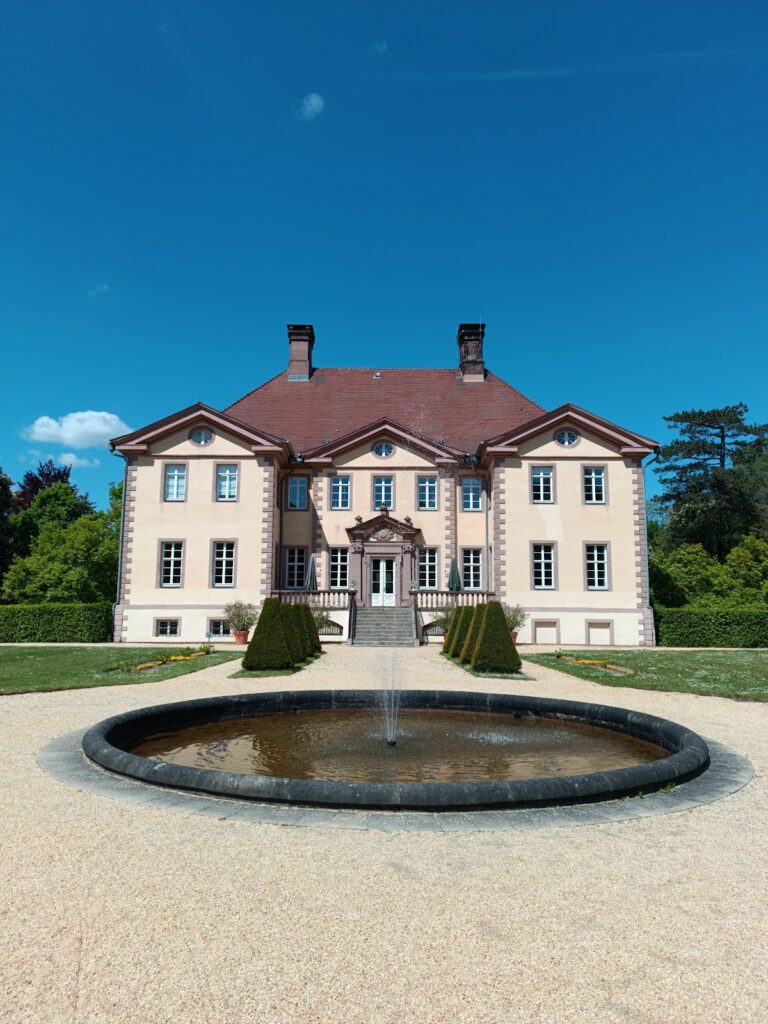 Schloss Schieder: A Baroque Residence and Garden in Germany