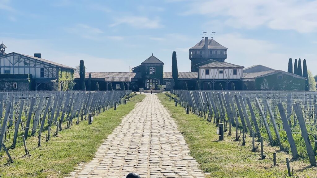 Château Smith Haut Lafitte: A Historic Wine Estate in Martillac, France 4 Château Smith Haut Lafitte
