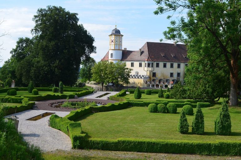 Schloss Guttenburg: A Medieval Castle Transformed into a Palace